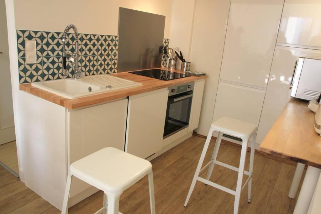 Superbe Duplex De 70M2 Avec 2 Chambres En Hyper Centre Au Calme Sur Cour Classe 3 Etoiles Avec Parking En Option La Rochelle  Ngoại thất bức ảnh