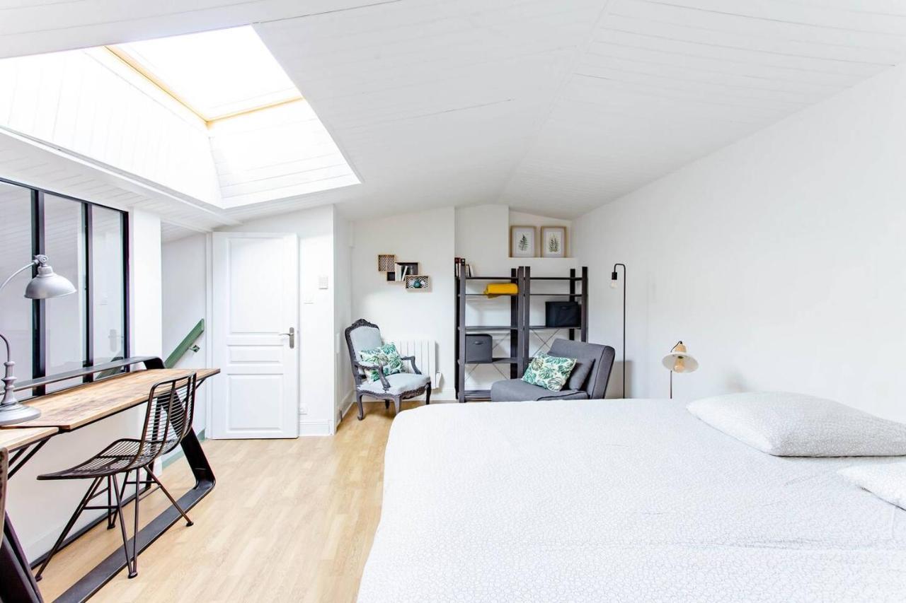 Superbe Duplex De 70M2 Avec 2 Chambres En Hyper Centre Au Calme Sur Cour Classe 3 Etoiles Avec Parking En Option La Rochelle  Ngoại thất bức ảnh